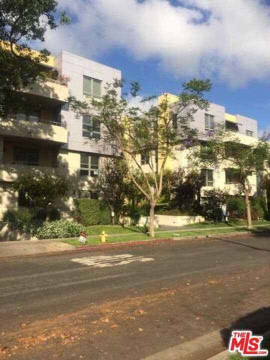 Photo - 1517 S Bentley Ave Condo Unit 201