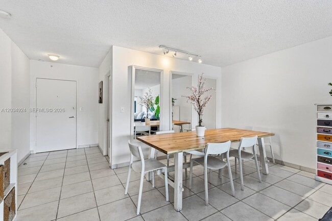 Photo - 575 Crandon Blvd Unit 413