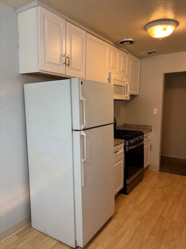 Photo - Fair Oaks Bungalow!