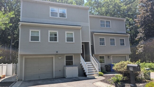 Building Photo - 20 Winterberry Way Rental