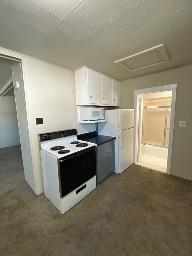 Photo - 1-Bedroom Home with 3-Stall Garage and Bonus Living Space