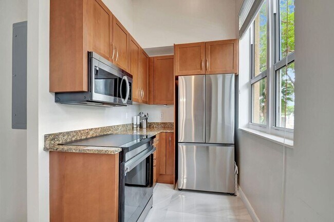 Photo - 350 N Federal Hwy