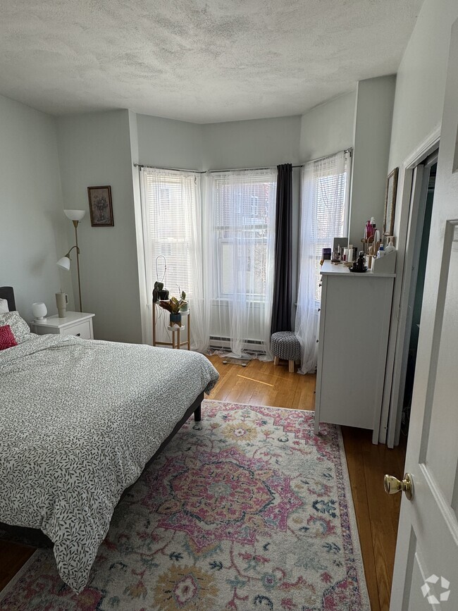 Building Photo - 608 Dorchester Ave Unit 2 Rental