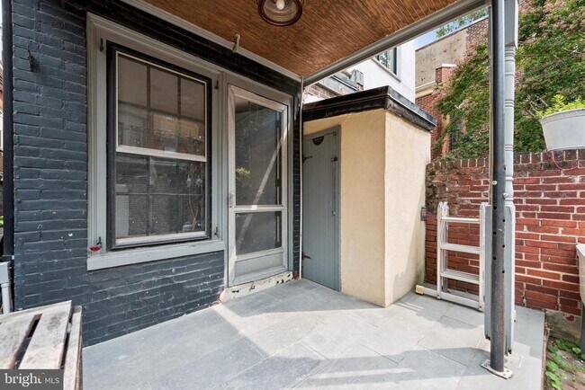 Photo - 2218 Locust St