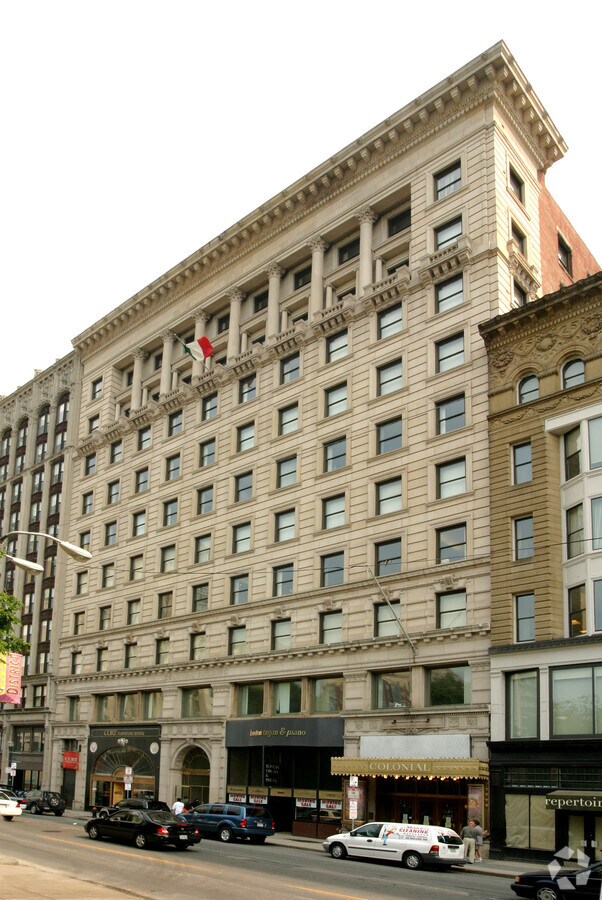 Photo - Emerson Colonial Residence Hall