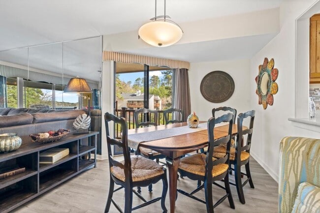 Photo - 200 Pretti Point