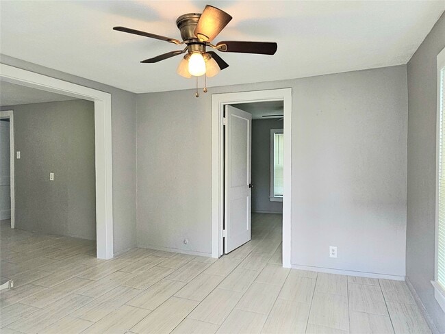 Photo - 217 Cockerel St Unit C