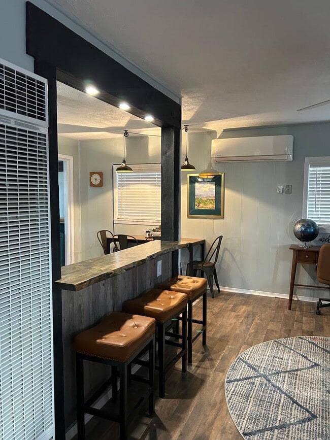 Photo - 205 S 11th St