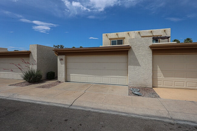 Building Photo - 238 W Maya Dr