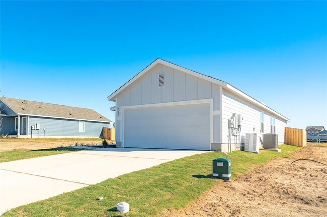 Photo - 241 Kings Row Ln