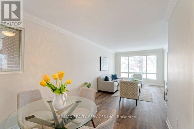 Photo - 70 Montjoy Crescent