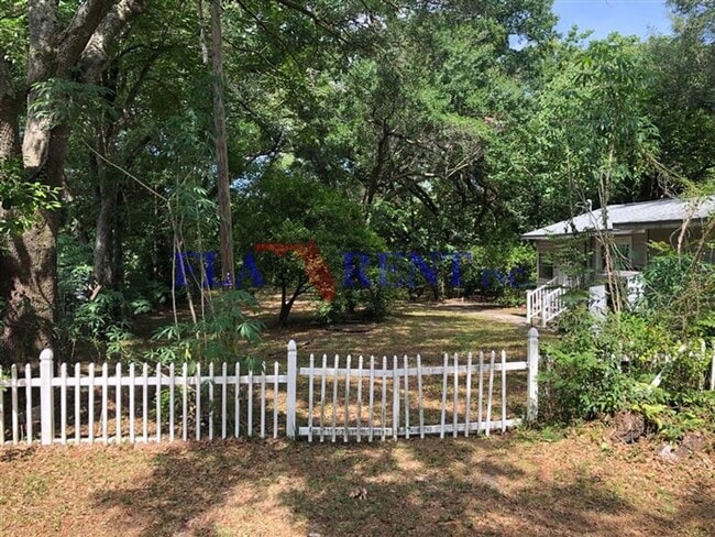 Building Photo - ** 3 BEDROOM/1 BATHROOM in Altamonte Springs**