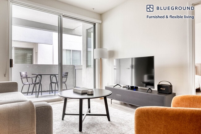 Photo - 11023 McCormick St Unidad FL4-ID971