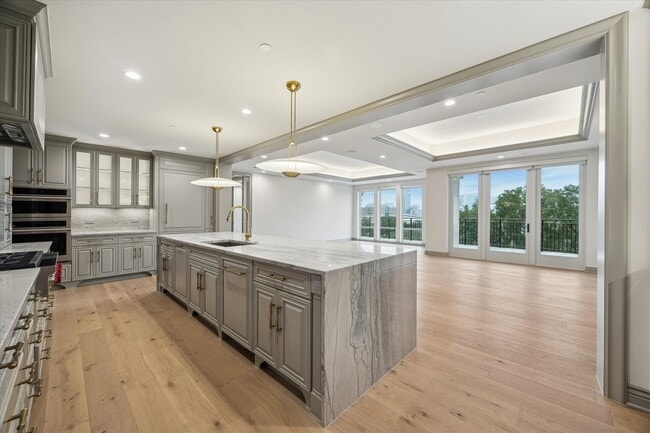 Photo - 1717 Bissonnet St Unit 1604