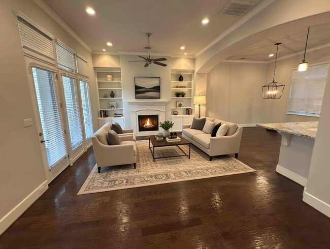 Photo - 5640 Larkin St