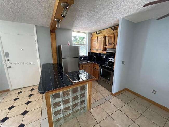 Photo - 1801 S Treasure Dr Unit 323
