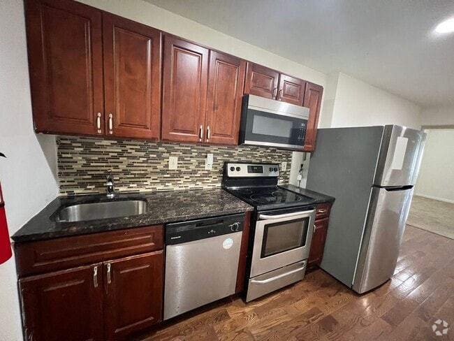 Building Photo - 1820 W Berks St Unit 3fl Rental