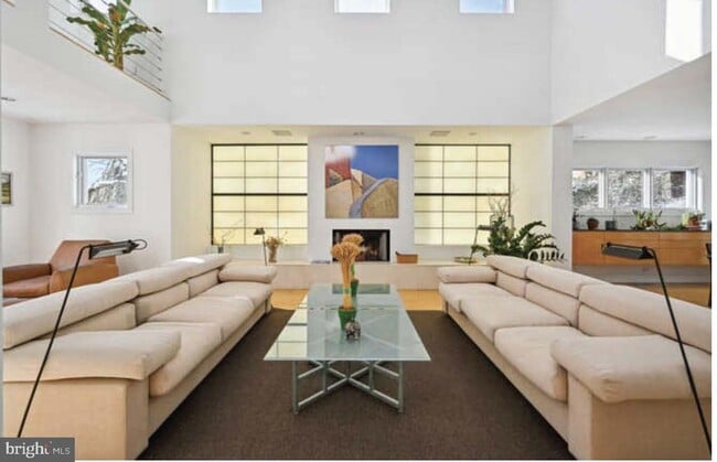 Building Photo - 4527 Q Pl NW