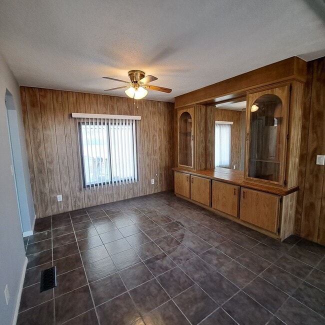 5033 Sitka Ln