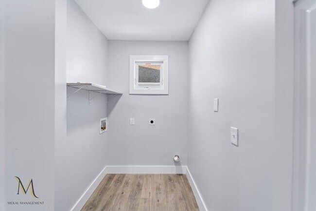 403-405-405 S Elm St Unit Second Floor