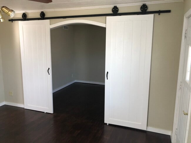 Photo - 1006 N Brobst St