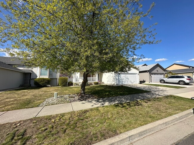 Photo - 1517 E Calkins Dr