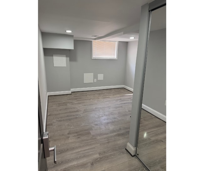 1228 Glyndon Ave Unit 2C AVAILABLE $750 W/BATH 2C