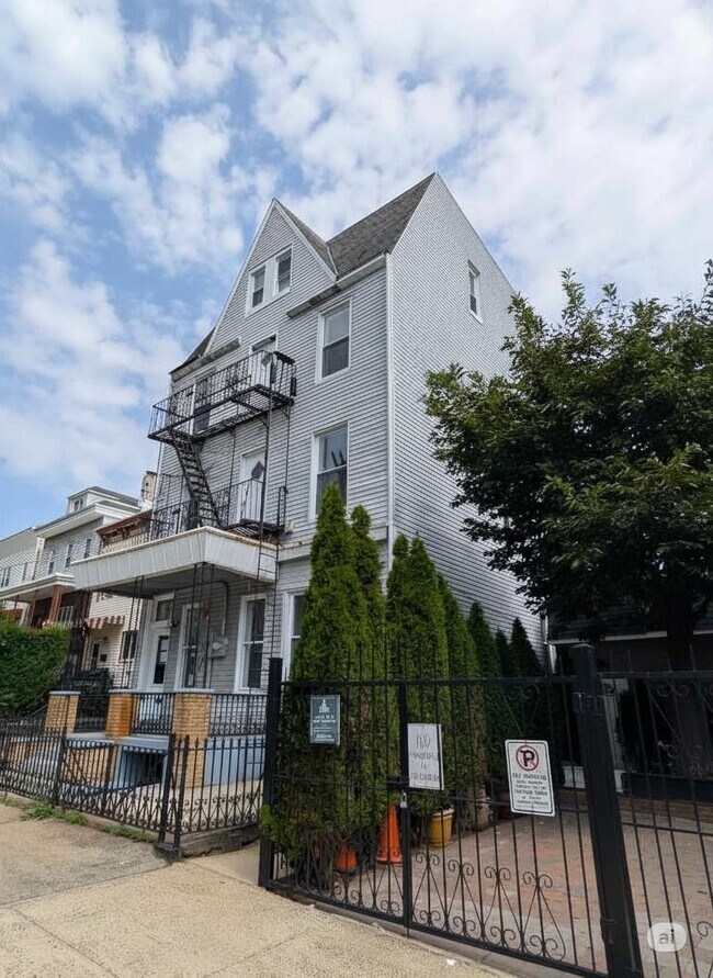 Photo - 10 Sherman Pl Apartment Unit 9