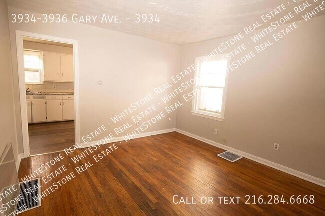 Photo - Charming 2-Bedroom Apartment in Lorain - A... Unit 3934