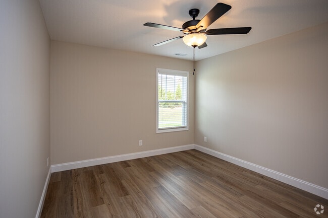 2BR, 2BA - 1,100SF - Primary Bedroom