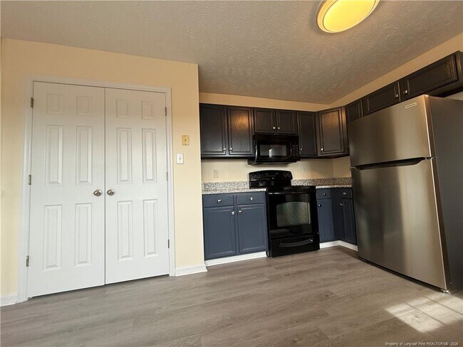 Photo - 885 Ridge Rd