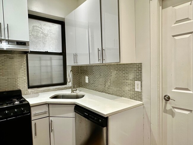 Photo - 523 W 135th St Unidad 2A