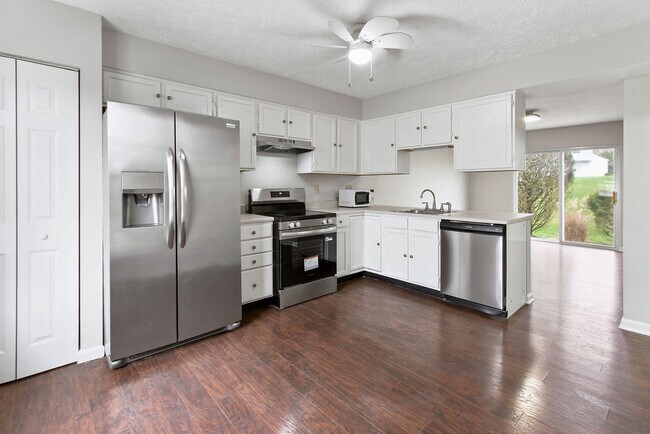 Photo - 122 Manor View Dr