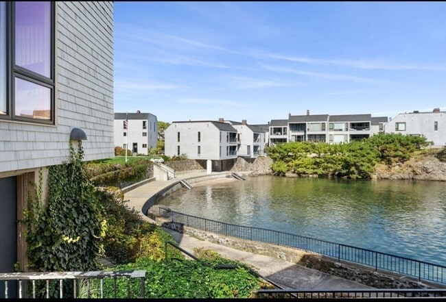 Photo - 41 Wharf Path Unit 41