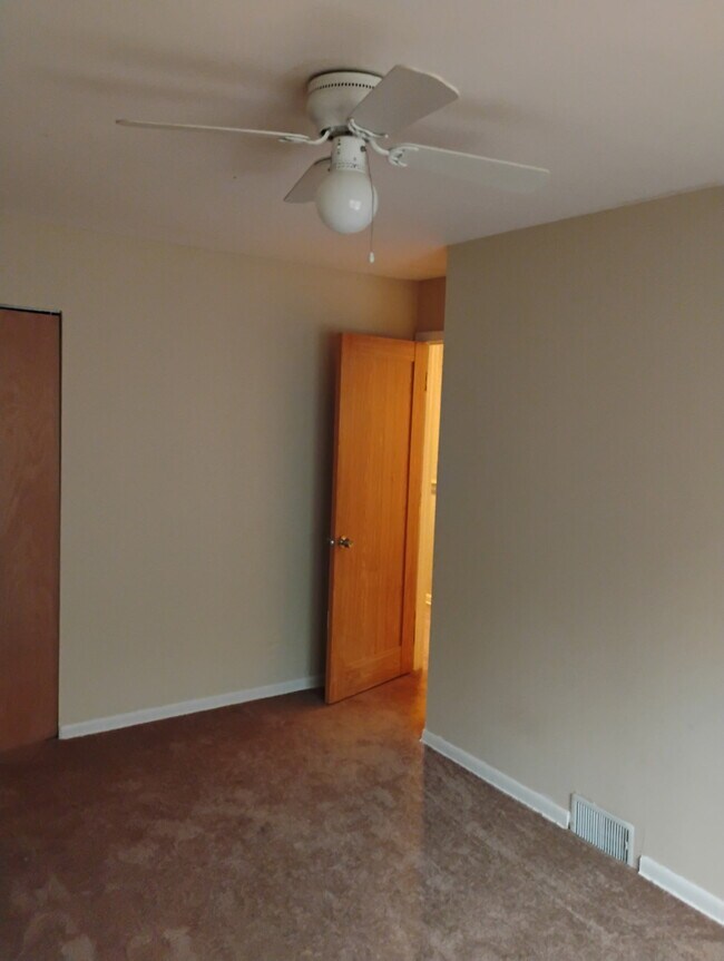 Photo - 9501 Sumac Rd