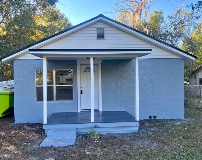 Charming, Fully Remodeled Home in Stark, FL - Charming, Fully Remodeled Home in Stark, FL