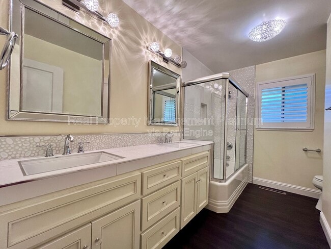 Photo - 1111 W San Jose Ave