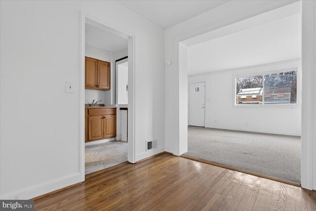 Photo - 4336 Dubois Pl SE