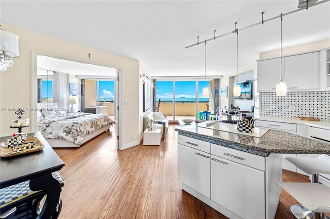 Building Photo - 2555 Collins Ave Unit 607 Rental