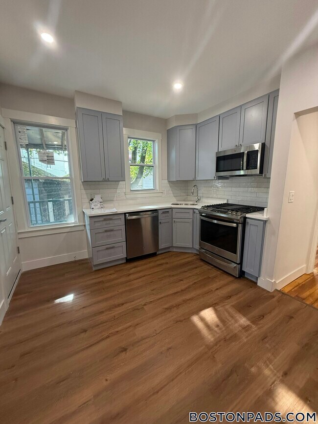 Photo - 147 E Cottage St Unit 1