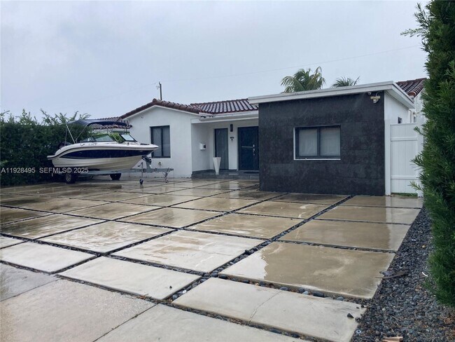 Building Photo - 7524 Mutiny Ave