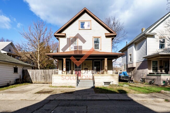 Building Photo - 17 Lucerne Ave