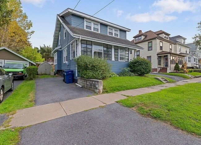 Building Photo - 415 Whittier Ave