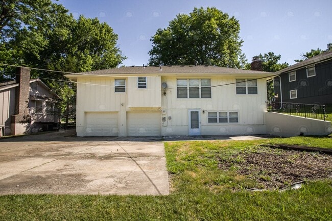 Photo - 8435 E 56th Terrace