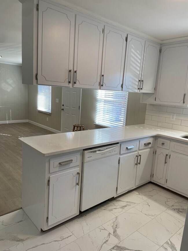 Photo - 752 Unit 503-A HAMLIN