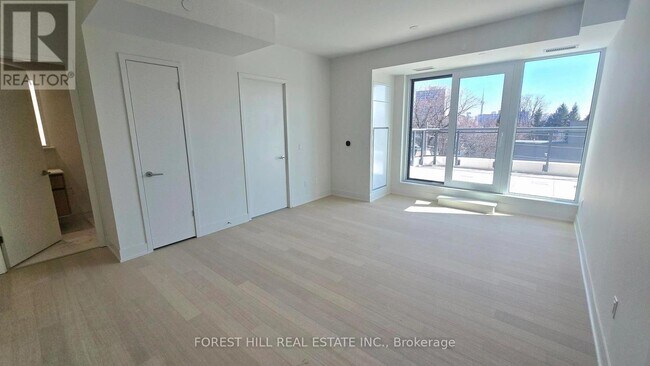 Photo - 322 Dupont St Unit 402