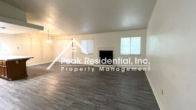 Photo - Very Nice 3bd/2ba Citrus Heights Home with 2 Car Garage - Must See!