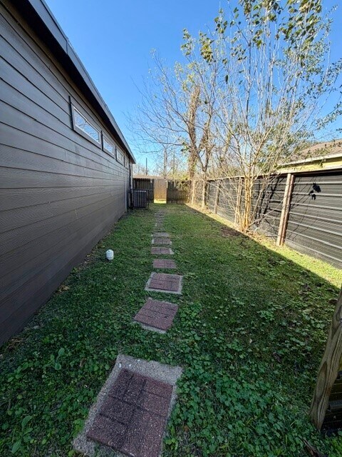 Photo - 425 Plymouth St