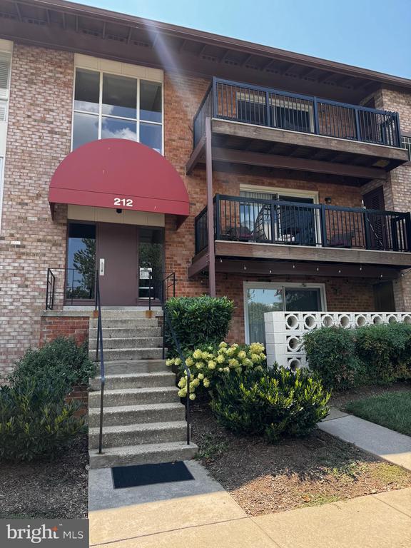 212 Locust St SE Unidad 111