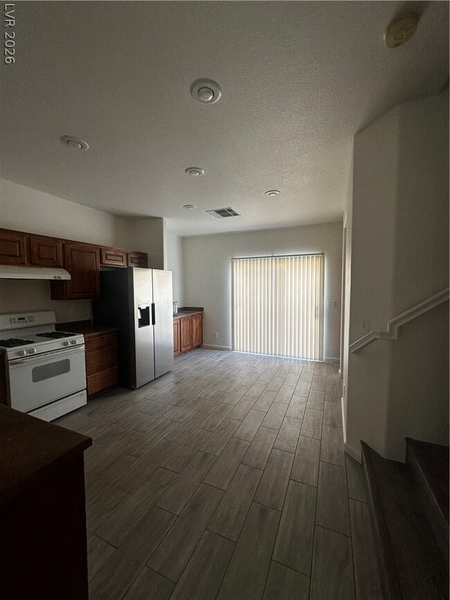 6186 Pacific Dogwood Ave
